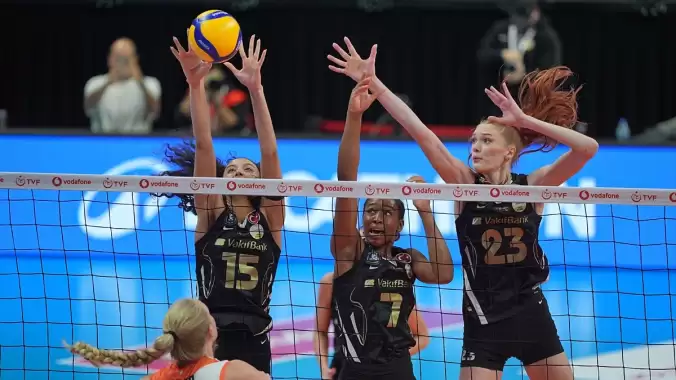 Sezonun ilk derbisi VakıfBank’ın: Eczacıbaşı, Hürrem Sultan’ı durduramadı!