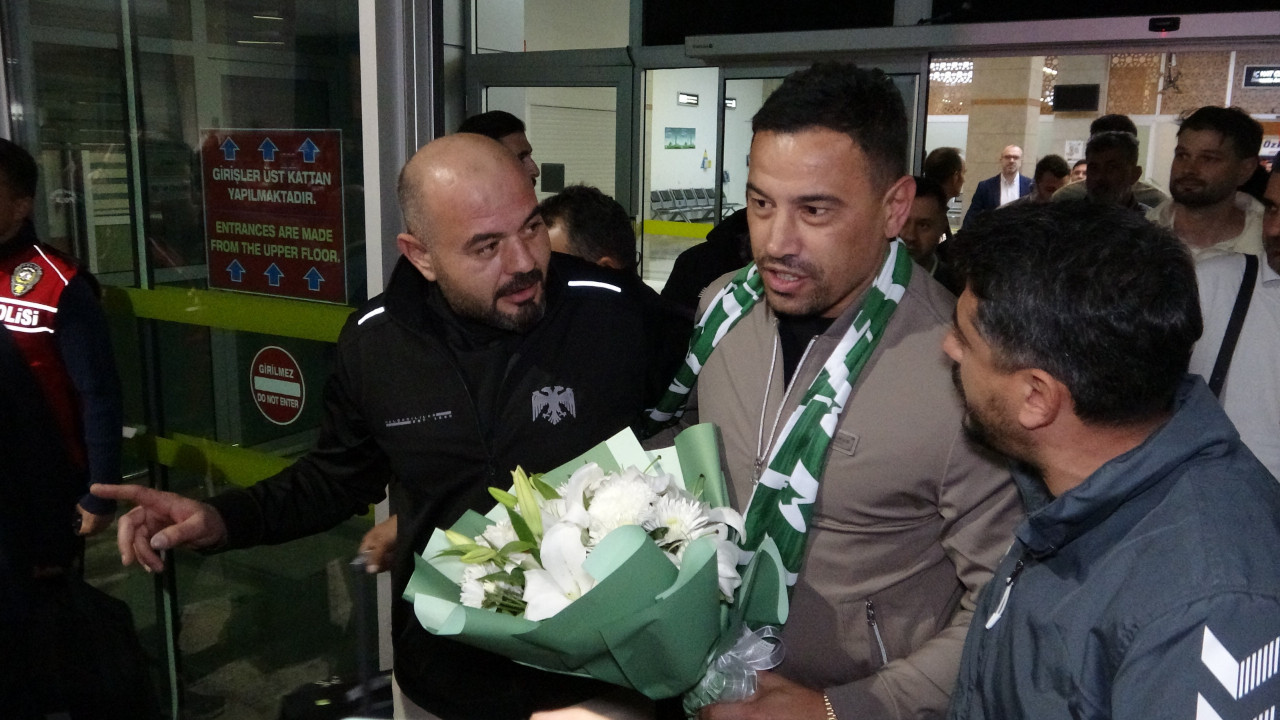 Konyaspor’un yeni teknik direktörü Çağdaş Atan, Konya’ya geldi