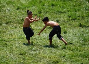 Erzurum-Cumhuriyet ile yaşıt Karakucak Güreşleri’nde 403 pehlivan meydana çıktı Erzurum-Cumhuriyet ile yaşıt Karakucak Güreşleri’nde 403 pehlivan meydana çıktı