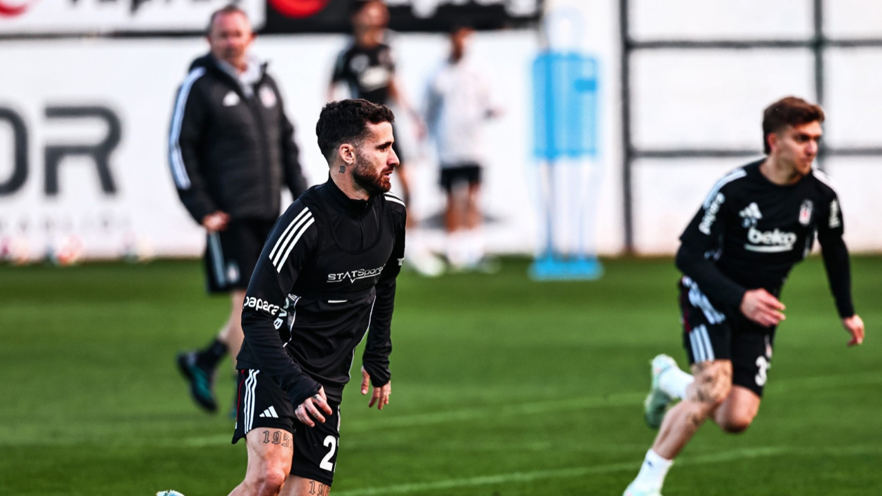 Beşiktaş’tan Rafa Silva’ya izin: 15 Kasım’da açıklama Beşiktaş’tan Rafa Silva’ya izin: 15 Kasım’da açıklama