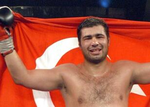 Sinan Şamil Sam: ‘Boğaz’ın Boğası’ 10. Yılında Anılıyor Sinan Şamil Sam: ‘Boğaz’ın Boğası’ 10. Yılında Anılıyor